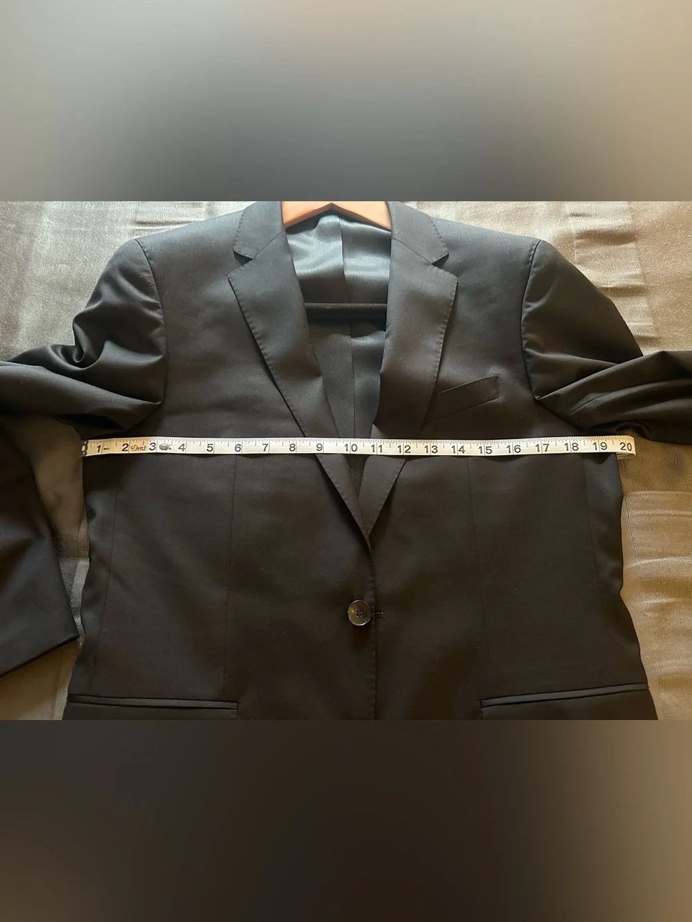 Hugo Boss 38R - 32W Ryan - Wave Black 100% Virgin Wool Suit